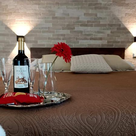 Casa Rosamari - Su Lago Di Posta Fibreno, Appartamento Con Camino Dış mekan fotoğraf